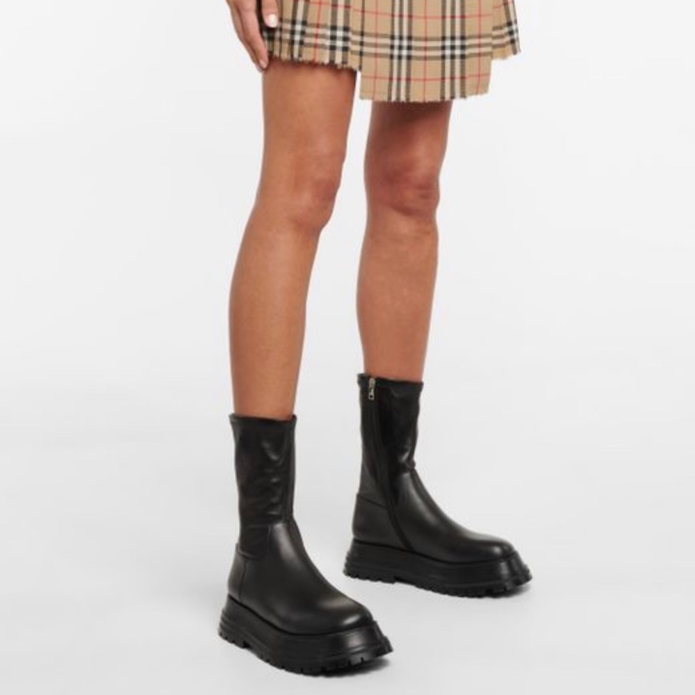 Burberry boots lug sole